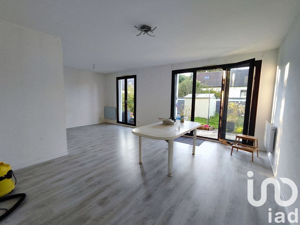 Achat maison à vendre 2 chambres 73 m² - Livry-Louvercy