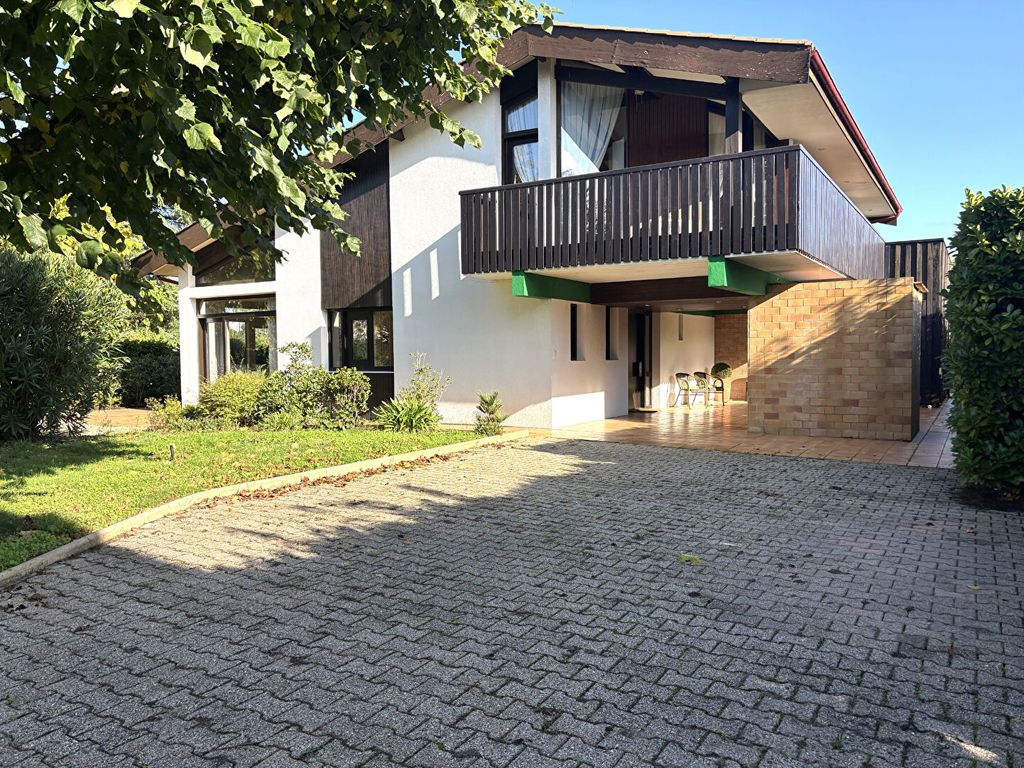 Achat maison à vendre 4 chambres 210 m² - Libourne