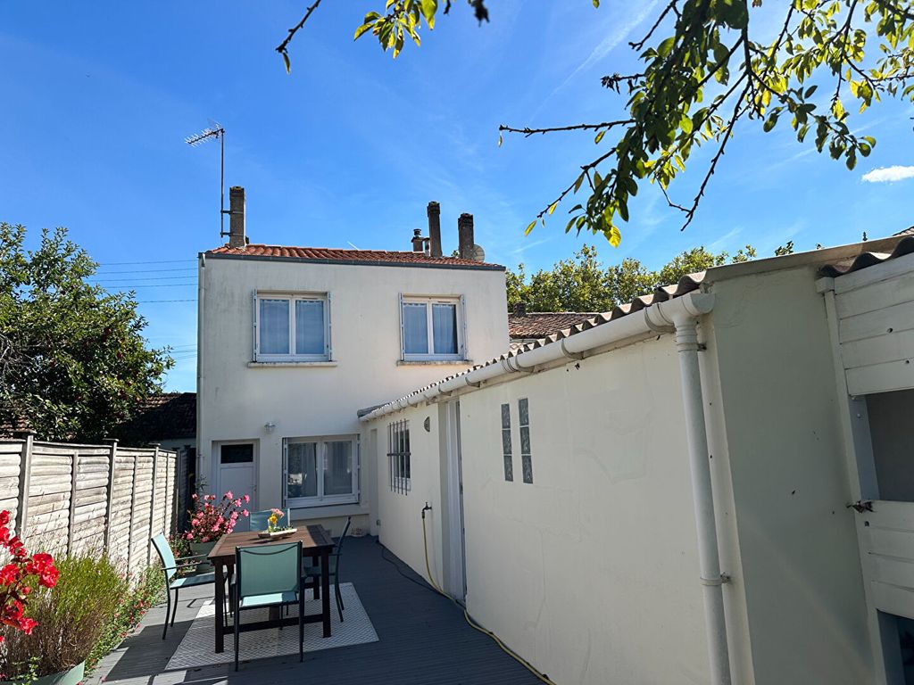 Achat maison à vendre 5 chambres 138 m² - Rochefort