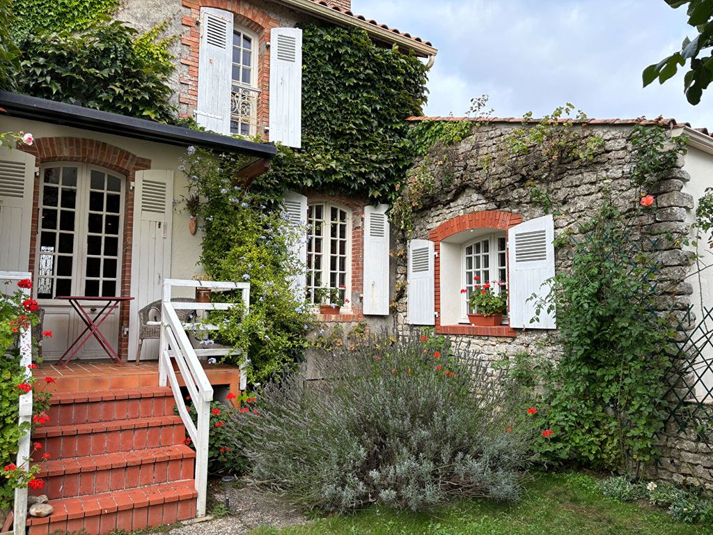 Achat maison à vendre 6 chambres 181 m² - Longeville-sur-Mer