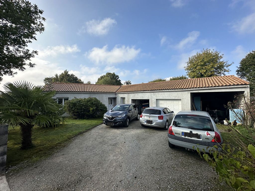 Achat maison à vendre 4 chambres 147 m² - La Chapelle-Palluau