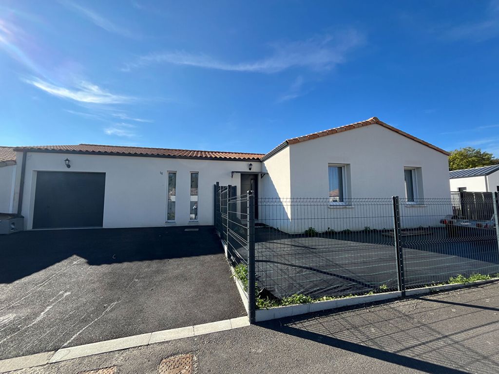 Achat maison à vendre 4 chambres 120 m² - La Boissière-des-Landes