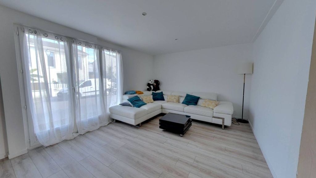 Achat maison à vendre 3 chambres 90 m² - Roissy-en-Brie