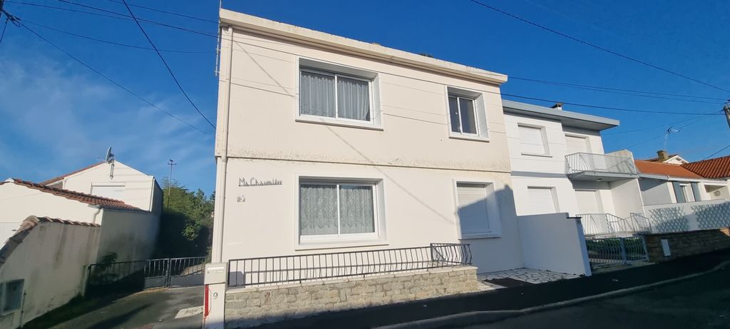 Achat maison à vendre 4 chambres 119 m² - Saint-Gilles-Croix-de-Vie