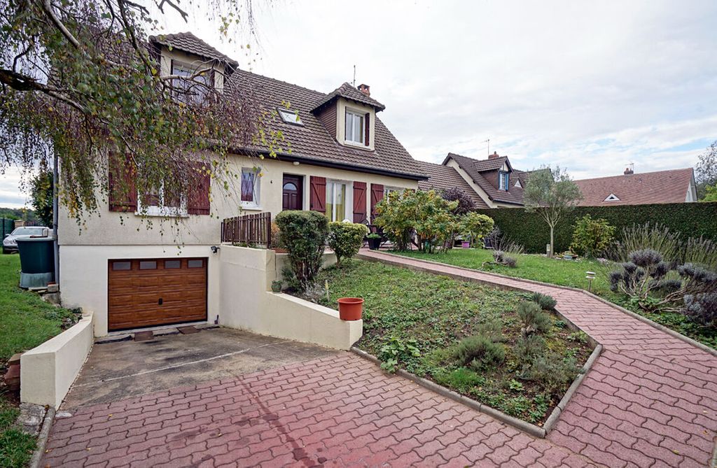 Achat maison à vendre 4 chambres 124 m² - Saint-Lyé-la-Forêt