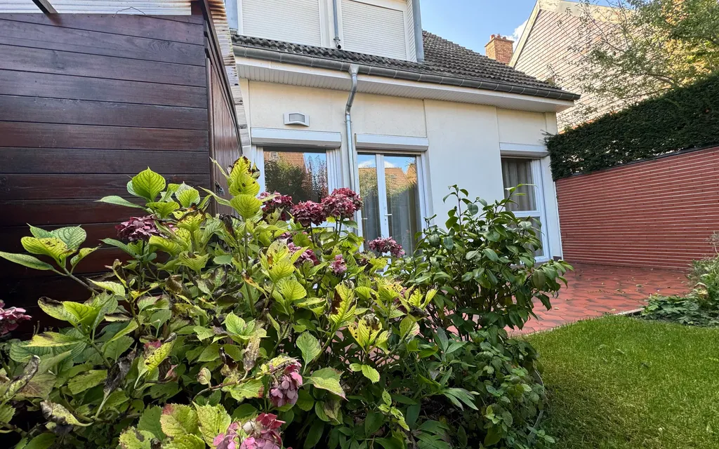 Achat maison à vendre 4 chambres 136 m² - Reims