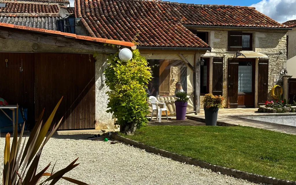 Achat maison à vendre 3 chambres 95 m² - Saint-Hilaire-de-Villefranche