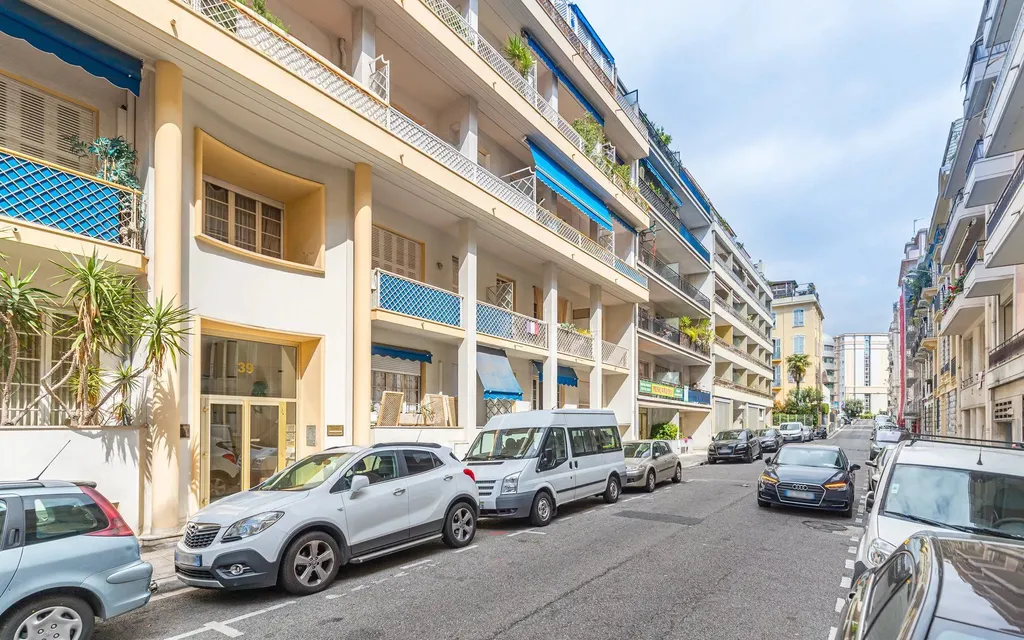 Achat appartement à vendre 2 pièces 66 m² - Nice