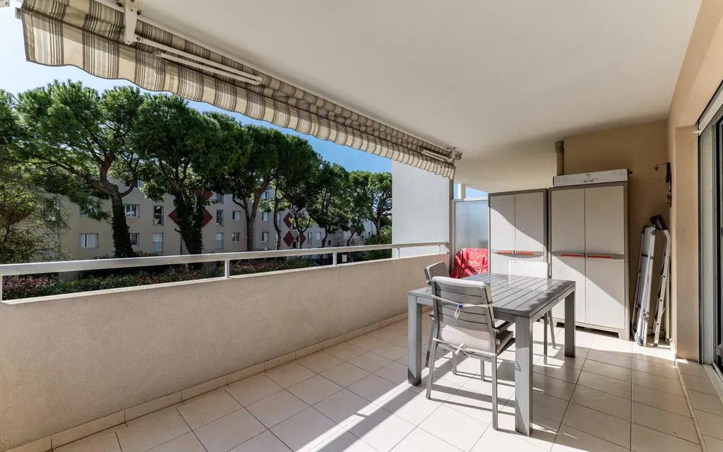 Achat appartement à vendre 3 pièces 70 m² - Saint-Laurent-du-Var