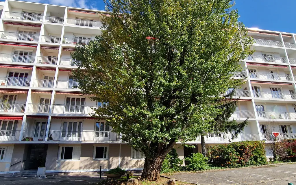 Achat appartement à vendre 3 pièces 72 m² - Caluire-et-Cuire