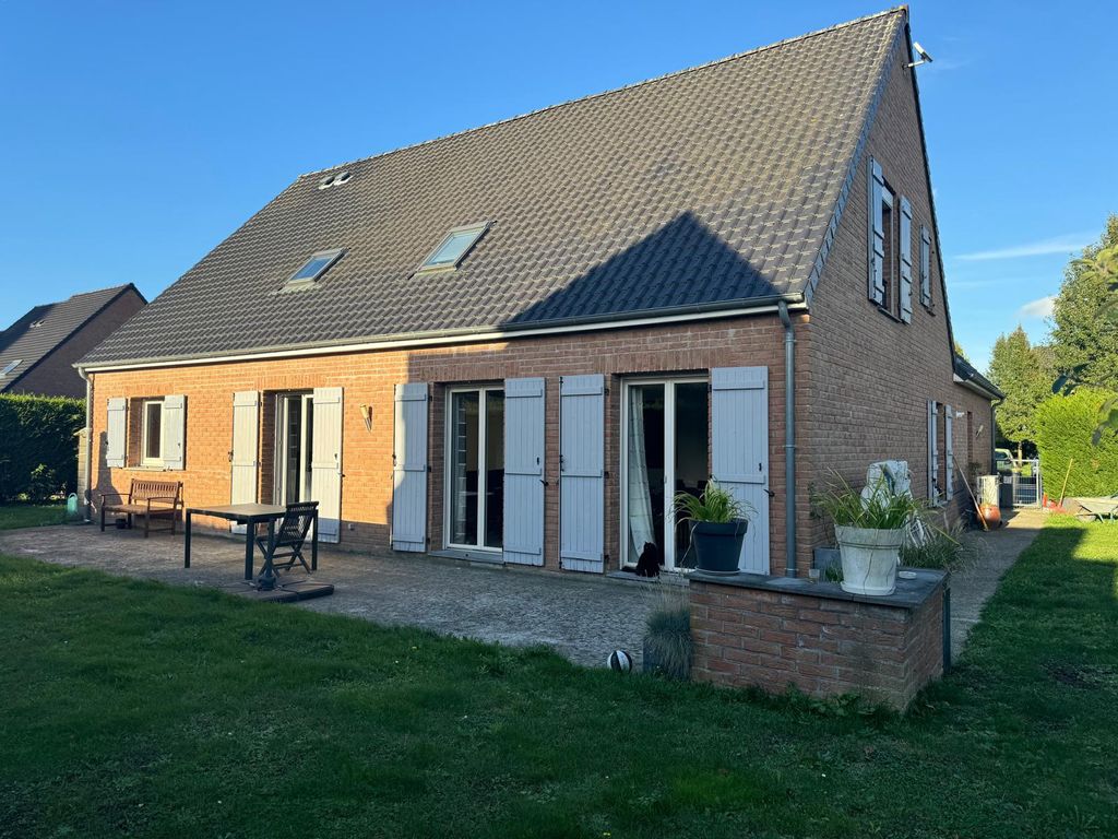 Achat maison à vendre 5 chambres 235 m² - Bois-Grenier