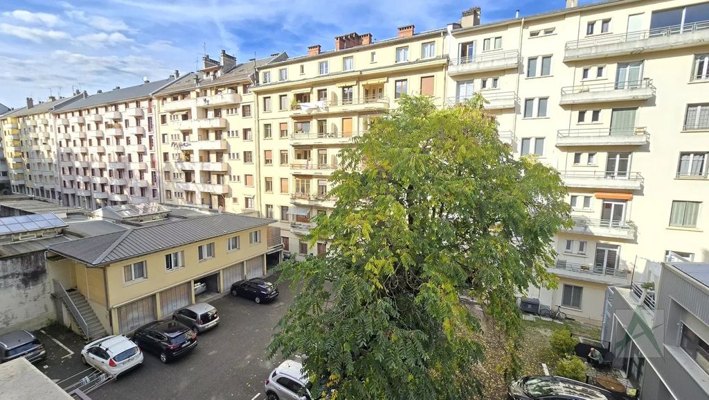 Achat appartement à vendre 4 pièces 73 m² - Chambéry