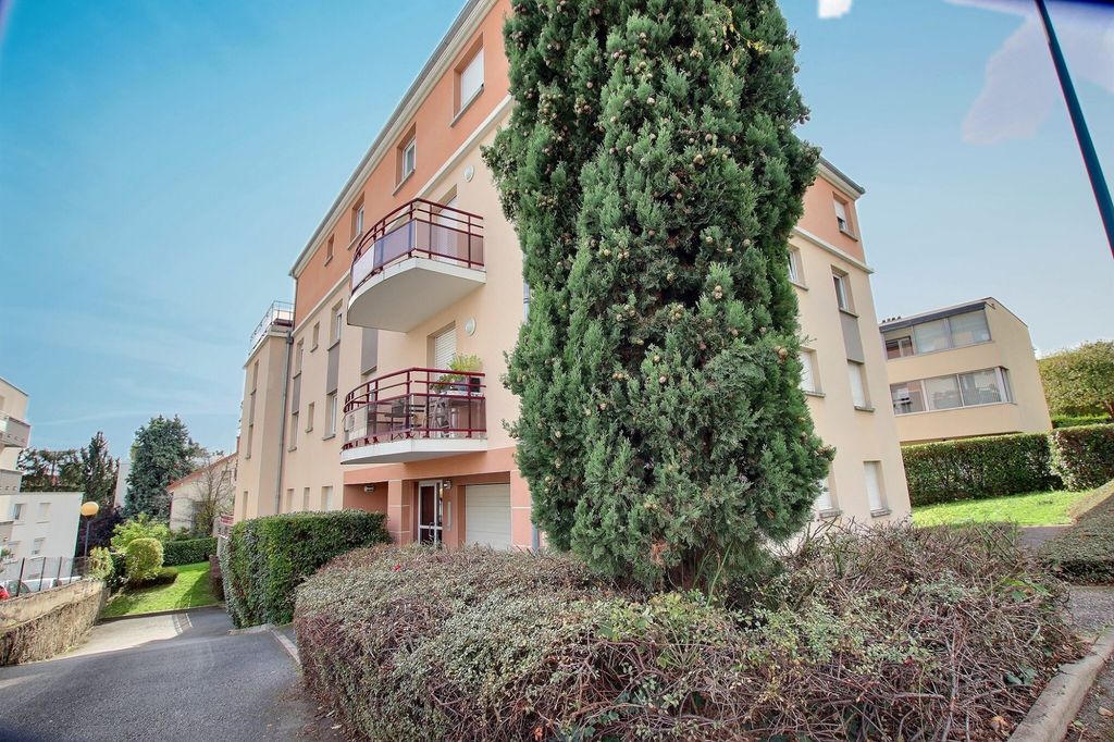 Achat appartement à vendre 2 pièces 49 m² - Clermont-Ferrand