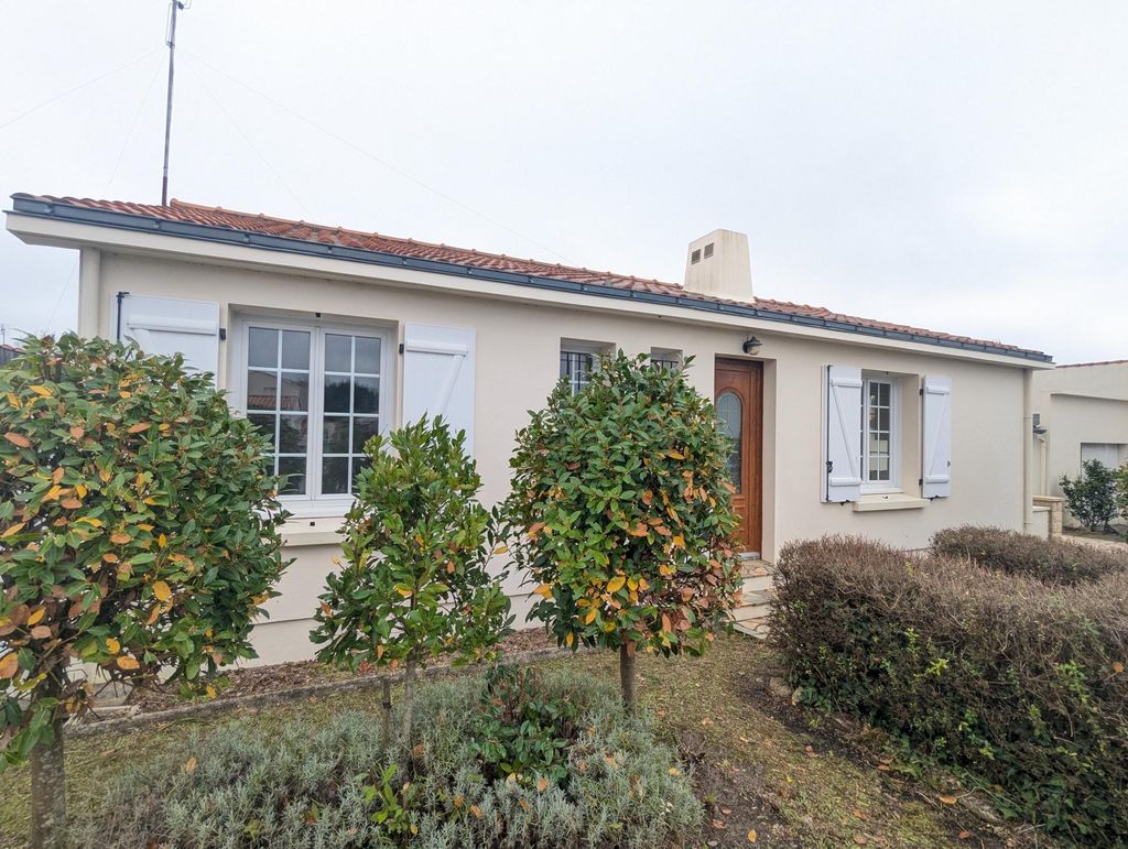 Achat maison à vendre 3 chambres 74 m² - Saint-Jean-de-Monts