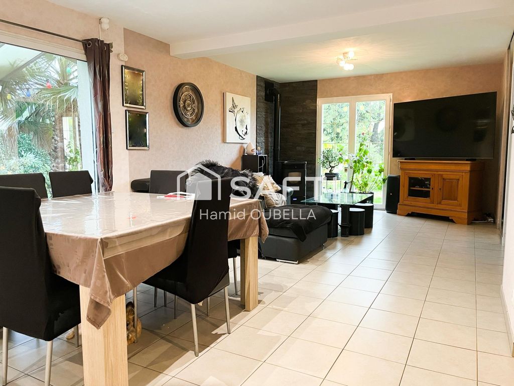 Achat maison à vendre 4 chambres 135 m² - Neuville-sur-Sarthe