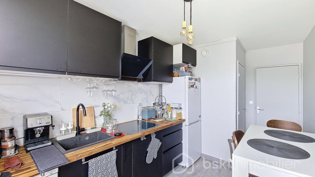 Achat appartement à vendre 3 pièces 66 m² - Neuilly-Plaisance