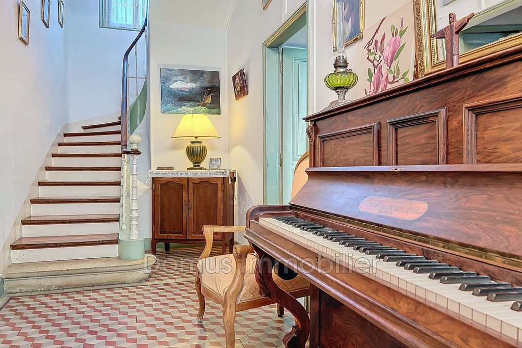 Achat maison à vendre 4 chambres 157 m² - Avignon