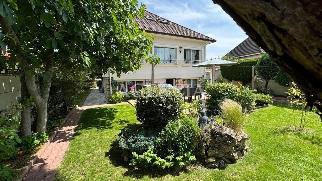 Achat maison à vendre 3 chambres 138 m² - Pontault-Combault