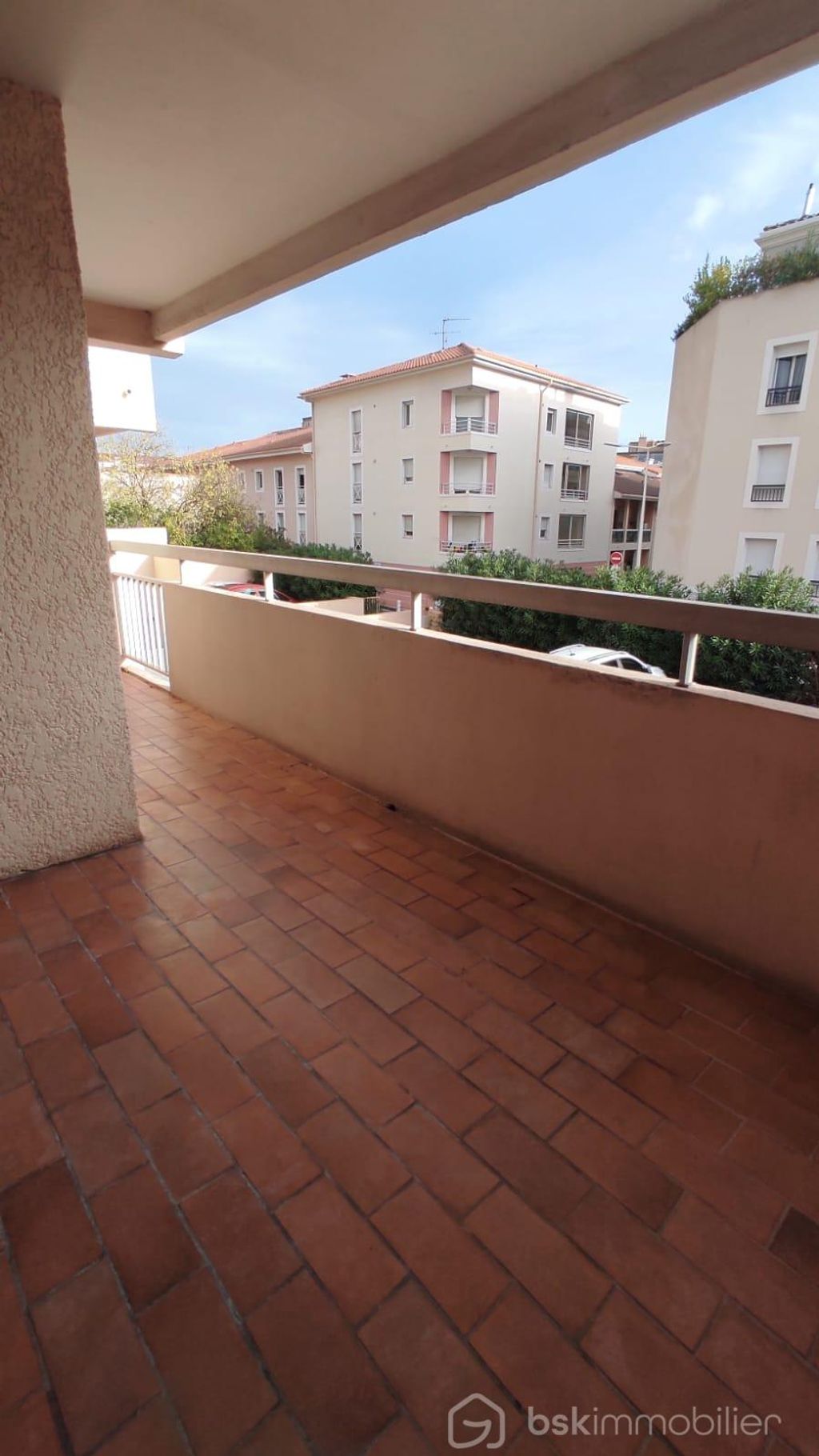 Achat appartement à vendre 4 pièces 76 m² - Toulon