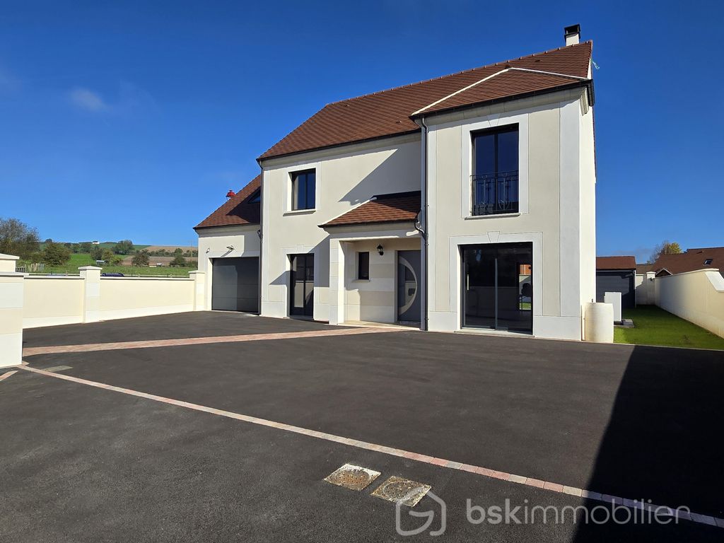 Achat maison à vendre 6 chambres 180 m² - Saint-Martin-le-Nœud