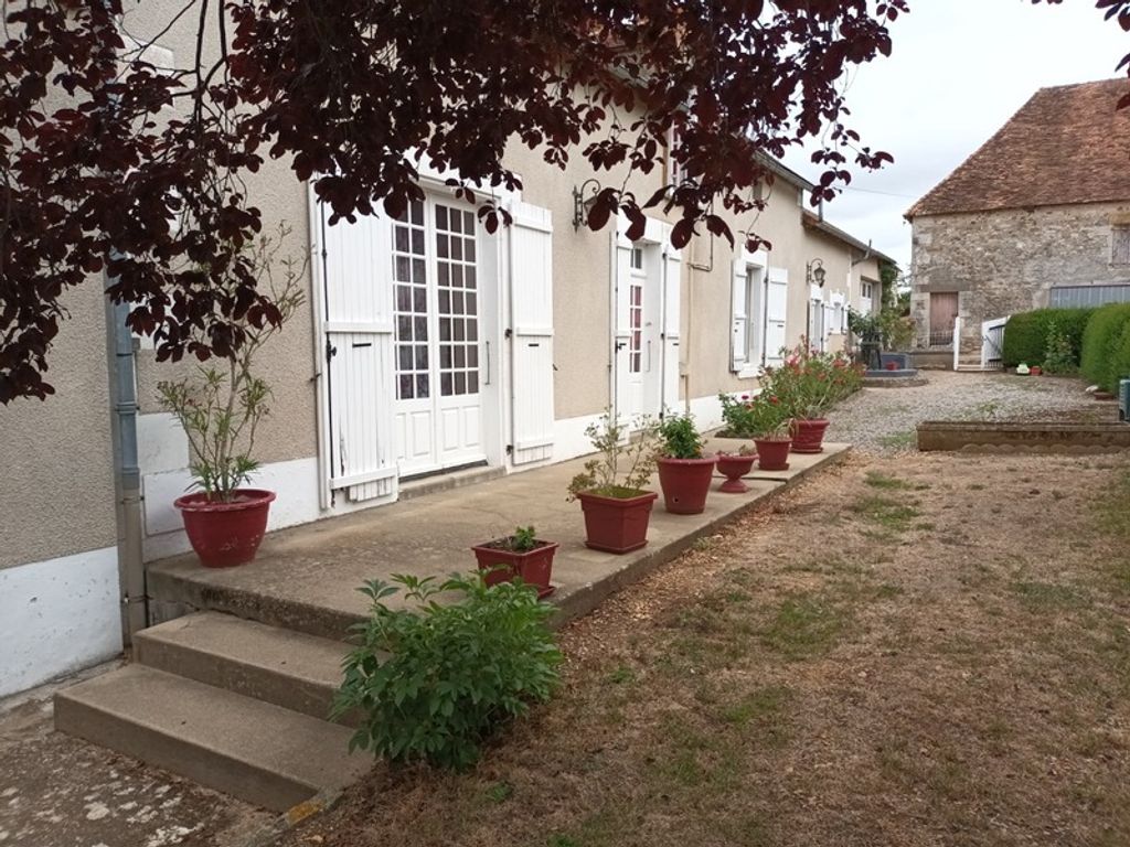 Achat maison à vendre 4 chambres 190 m² - Brigueil-le-Chantre