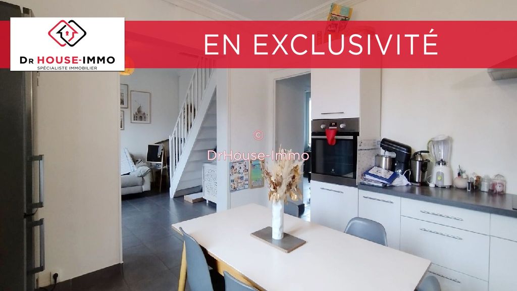 Achat maison à vendre 3 chambres 78 m² - Roche-la-Molière