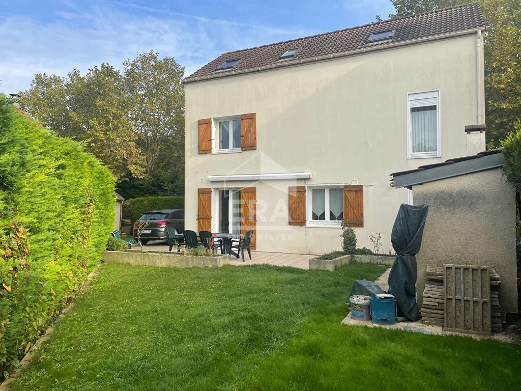 Achat maison à vendre 5 chambres 100 m² - Saint-Pierre-du-Perray