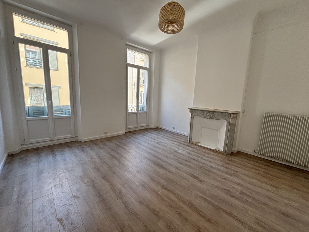 Achat appartement à vendre 5 pièces 105 m² - Toulon