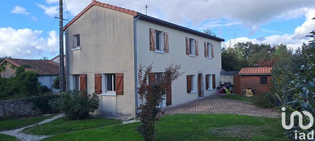 Achat maison à vendre 3 chambres 130 m² - Saint-Germain-de-Longue-Chaume