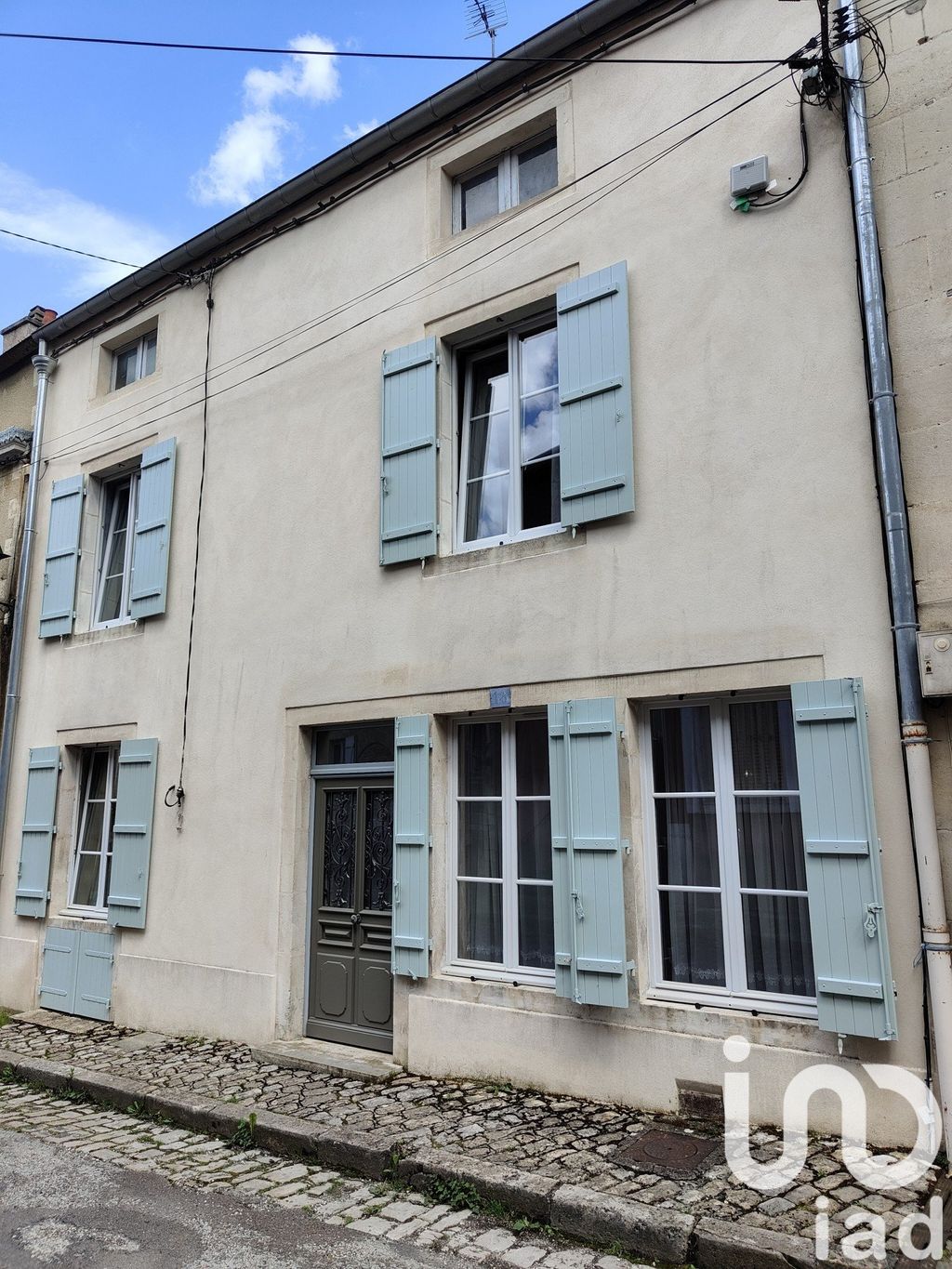 Achat maison à vendre 3 chambres 160 m² - Châteauvillain