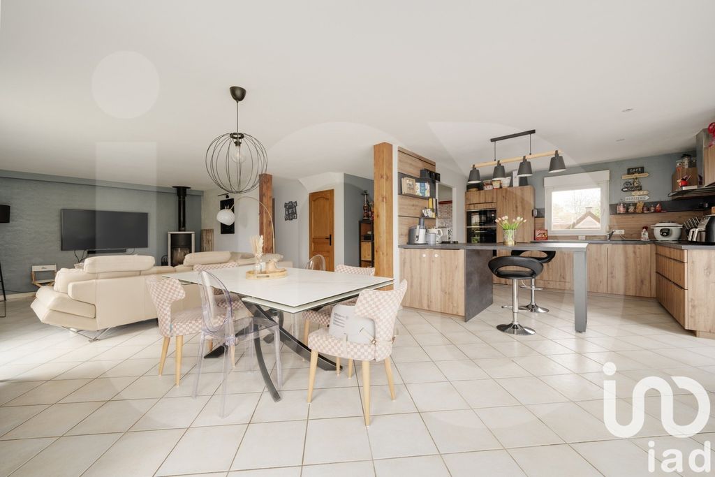 Achat maison à vendre 4 chambres 176 m² - Uxegney