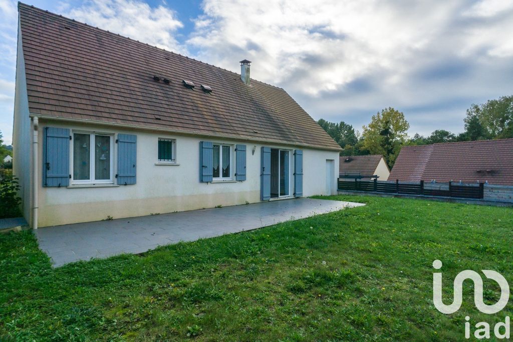 Achat maison à vendre 3 chambres 89 m² - Fresnoy-la-Rivière