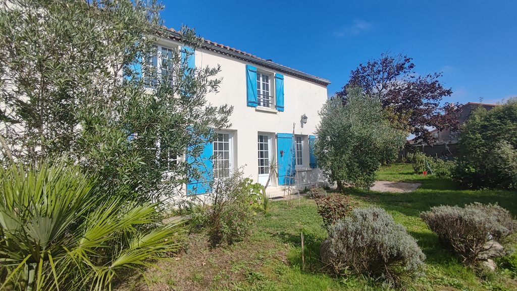 Achat maison à vendre 3 chambres 155 m² - Le Poiré-sur-Vie