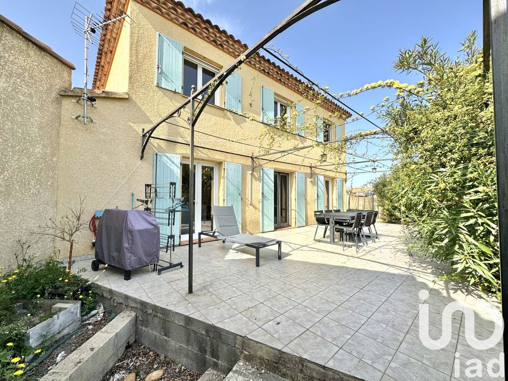 Achat maison à vendre 5 chambres 148 m² - Saint-Gilles