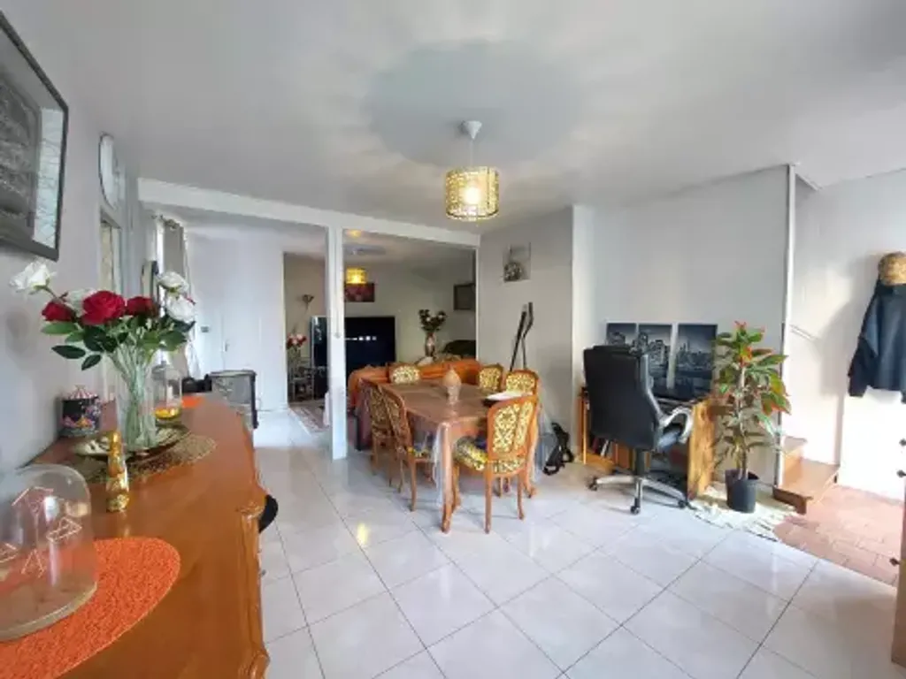 Achat maison à vendre 2 chambres 76 m² - Saint-Laurent-Nouan