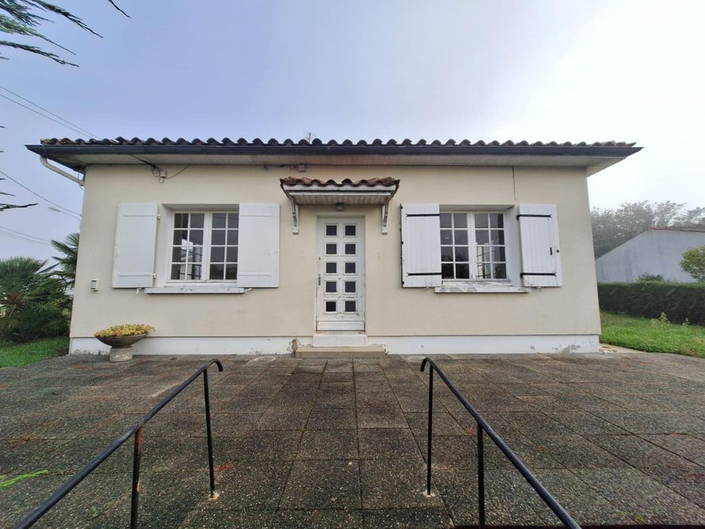 Achat maison à vendre 2 chambres 74 m² - Cherves-Richemont