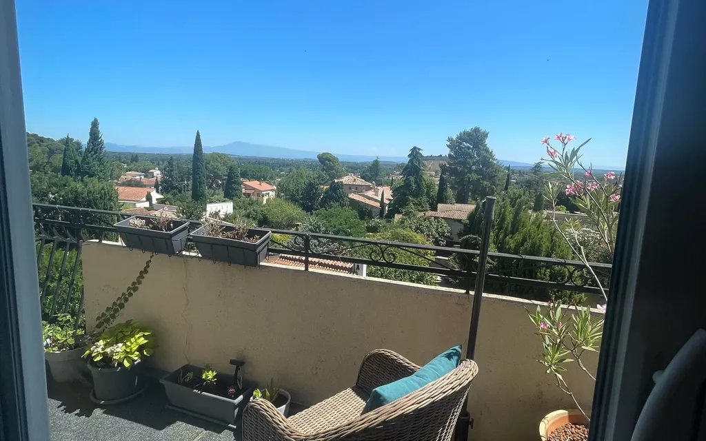 Achat appartement à vendre 3 pièces 82 m² - Villeneuve-lès-Avignon