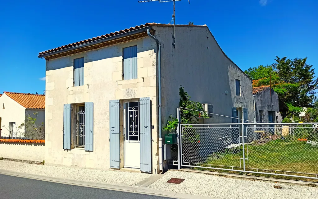 Achat maison à vendre 2 chambres 78 m² - Semussac