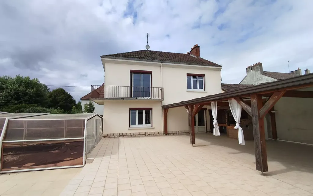 Achat maison à vendre 6 chambres 166 m² - Le Creusot