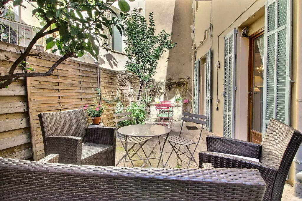 Achat appartement à vendre 3 pièces 63 m² - Antibes