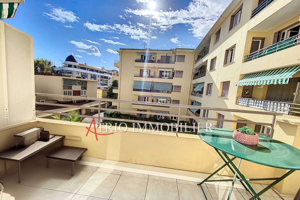 Achat appartement à vendre 3 pièces 55 m² - Cagnes-sur-Mer