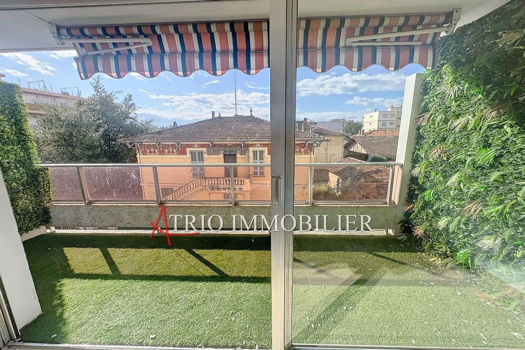 Achat appartement à vendre 2 pièces 48 m² - Saint-Laurent-du-Var