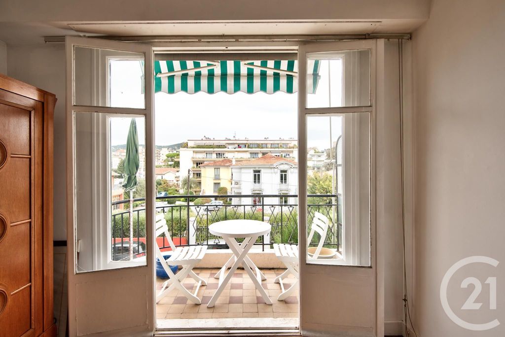 Achat appartement à vendre 3 pièces 65 m² - Nice