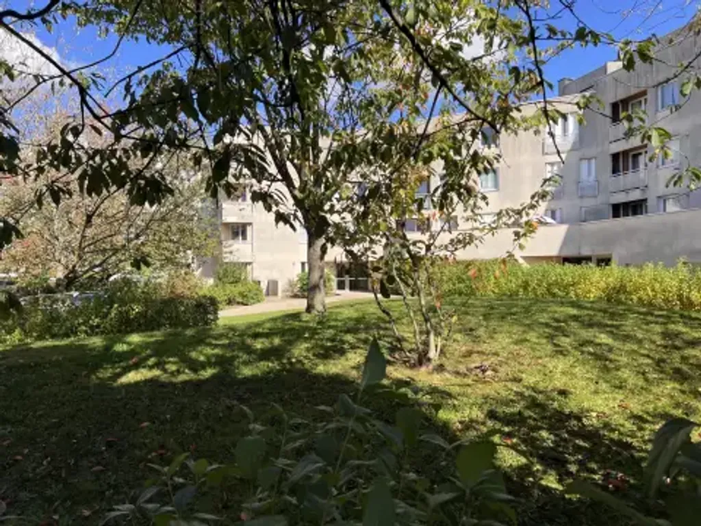 Achat appartement à vendre 2 pièces 53 m² - Élancourt