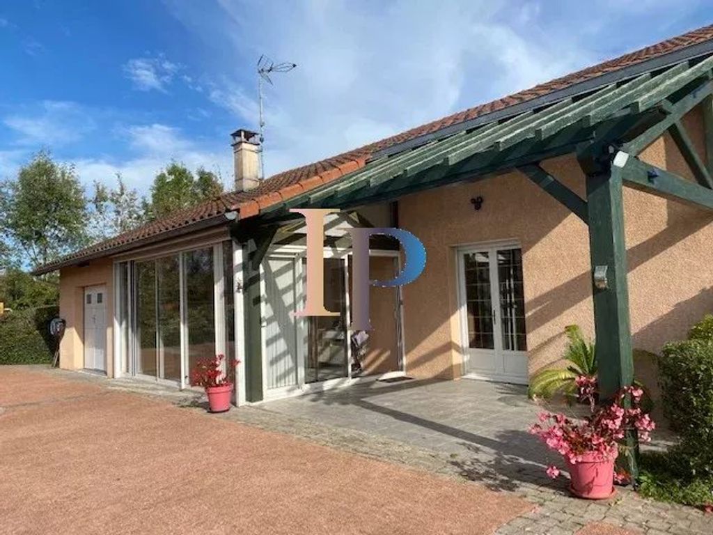 Achat maison à vendre 4 chambres 195 m² - Roanne