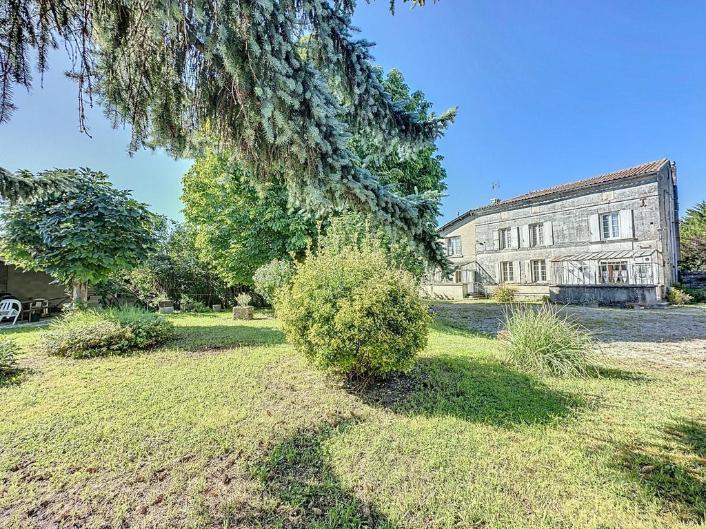 Achat maison à vendre 4 chambres 160 m² - Châteauneuf-sur-Charente