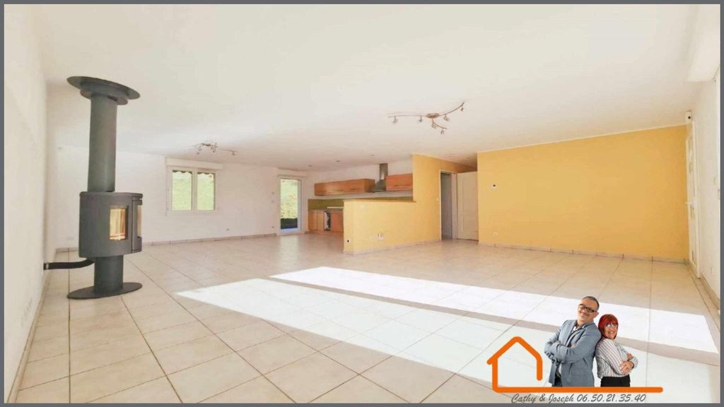 Achat maison à vendre 3 chambres 184 m² - Châtillon-sur-Chalaronne