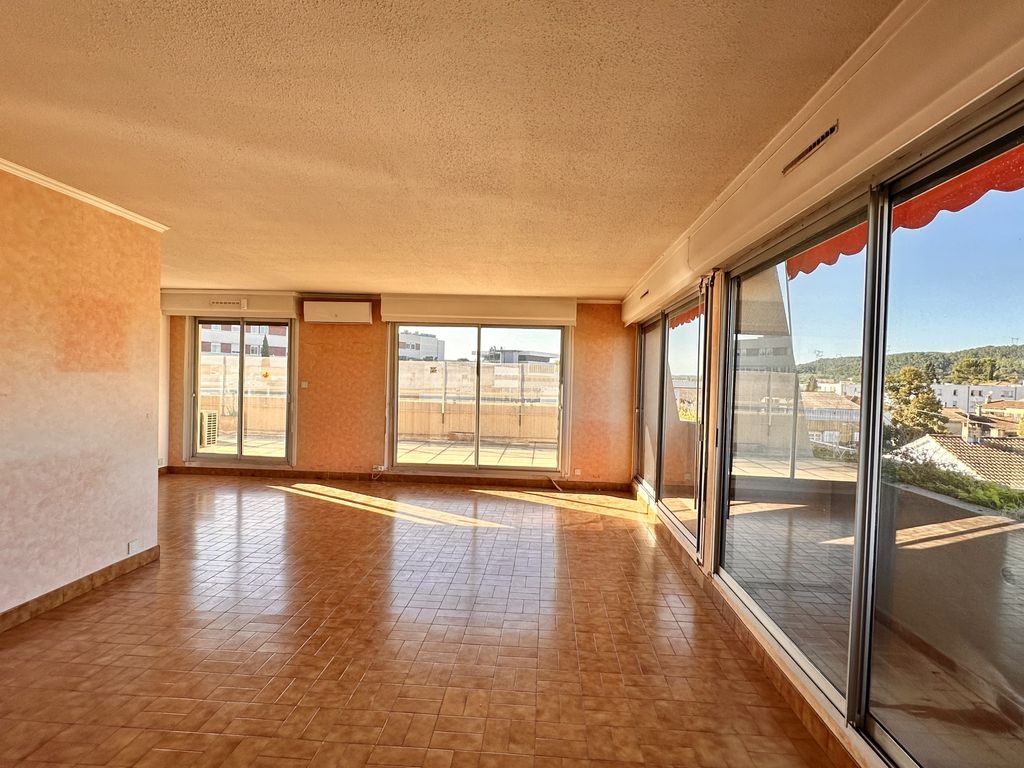 Achat appartement à vendre 5 pièces 108 m² - Bagnols-sur-Cèze