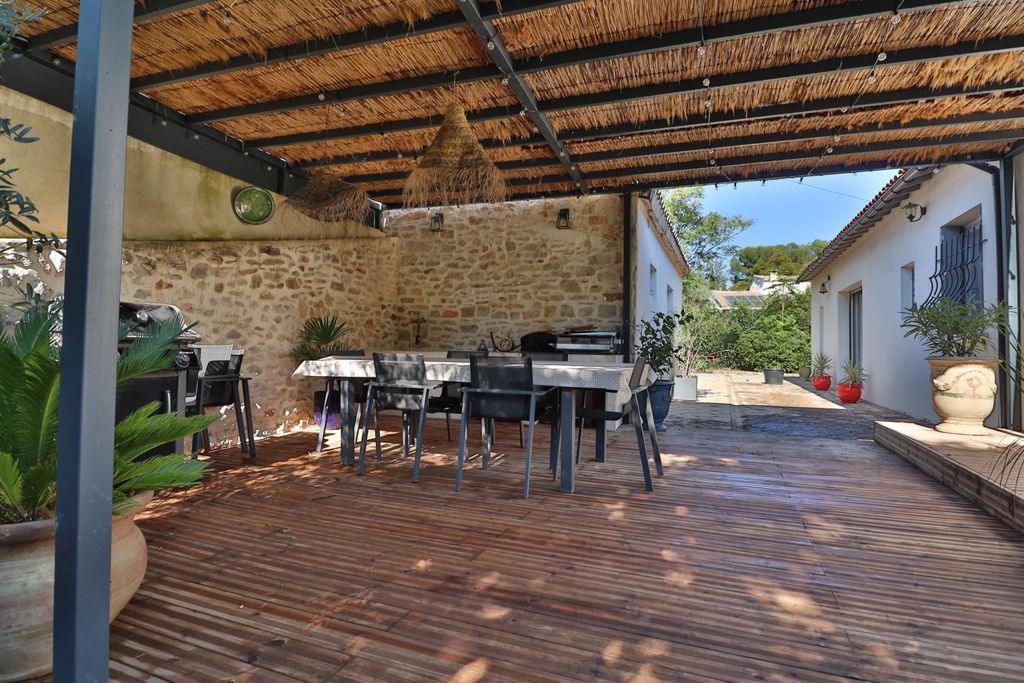 Achat maison à vendre 4 chambres 153 m² - Nîmes