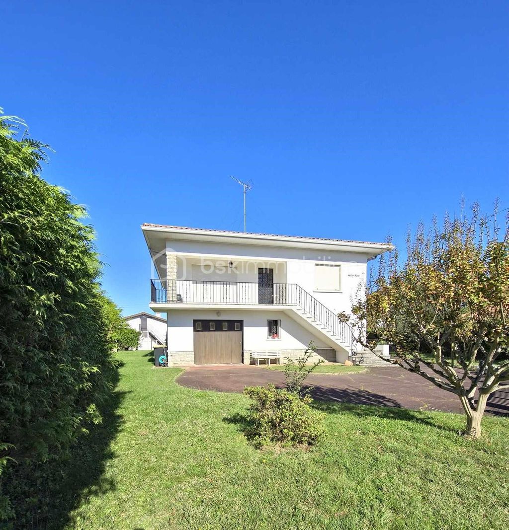 Achat maison à vendre 4 chambres 151 m² - Anglet